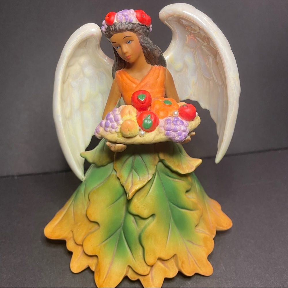 Avon Angel Figurine 2006 Autumn Leaves  Thanksgiving Fruit Harvest Pearls Read